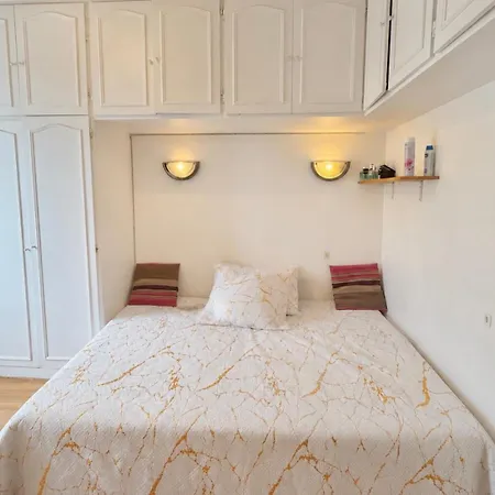 Cozy Parisian In The Heart Of The 11th